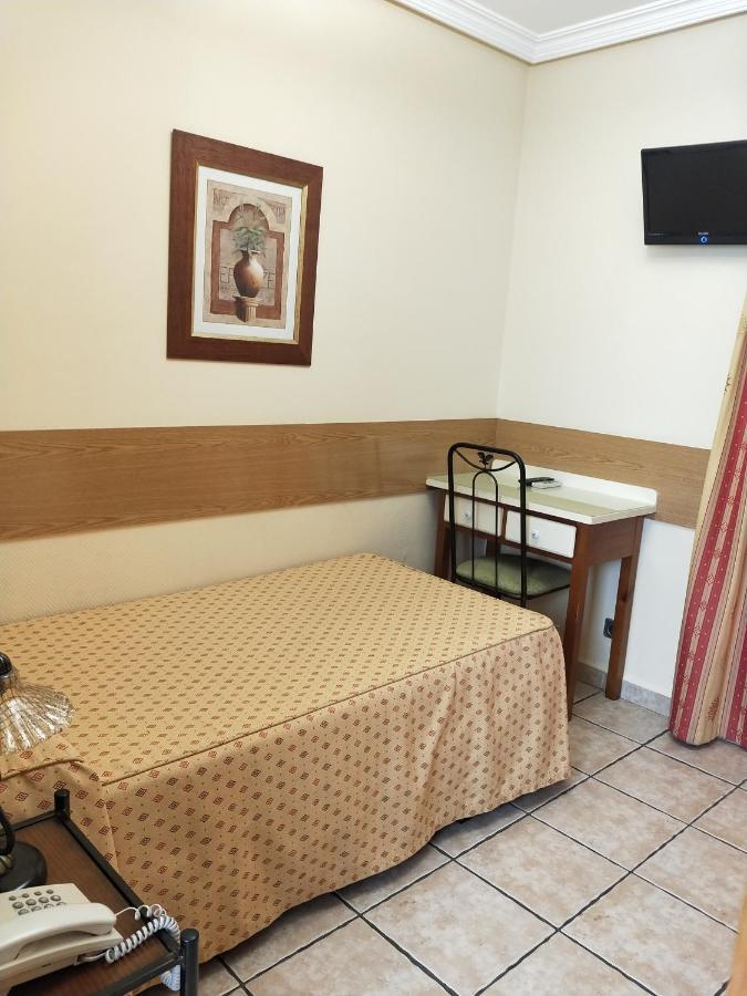 Hostal Maria Ronda Madrid Ngoại thất bức ảnh