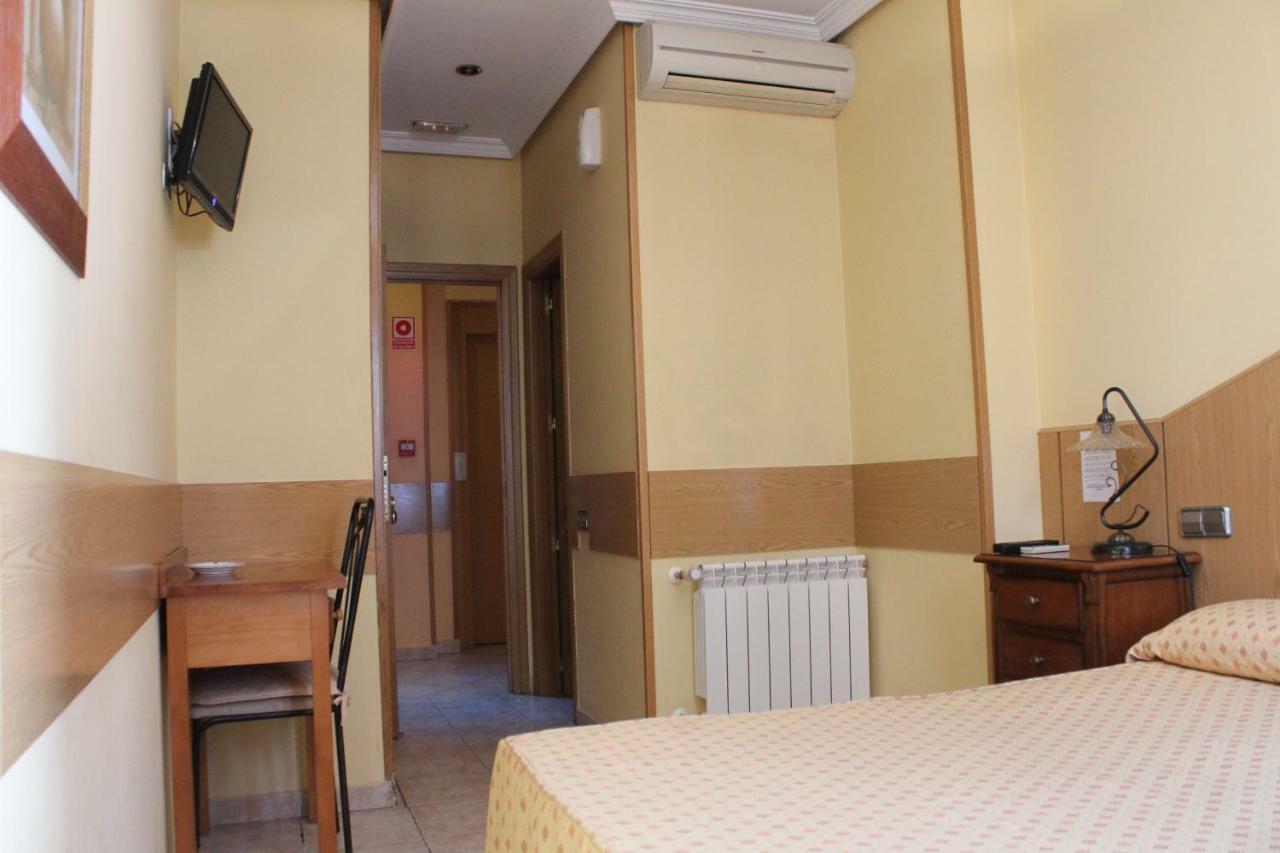Hostal Maria Ronda Madrid Ngoại thất bức ảnh
